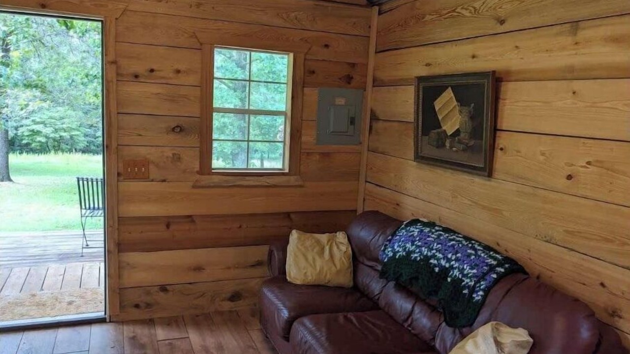 Photo of Livingroom in Mammoth Spring
