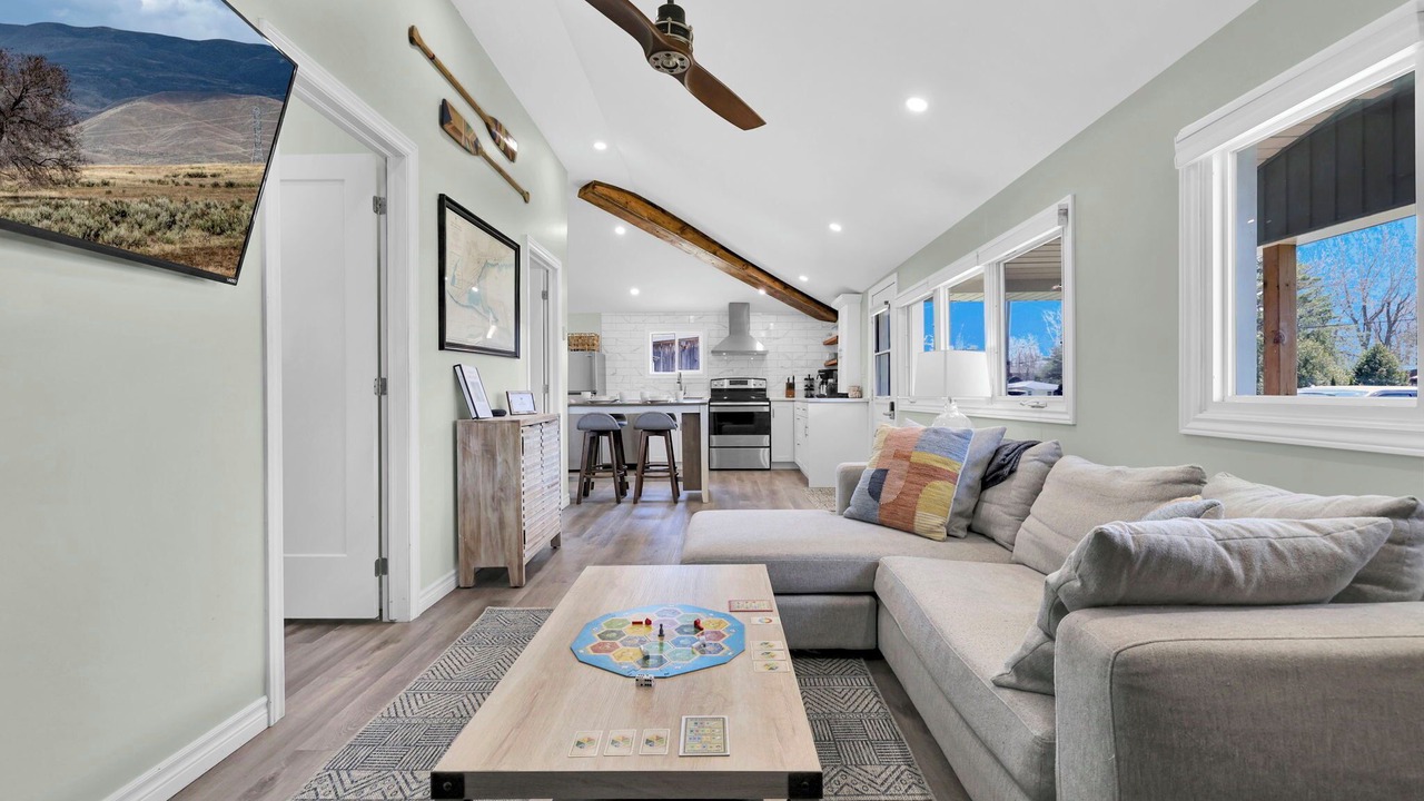 Photo of Livingroom in Long Point