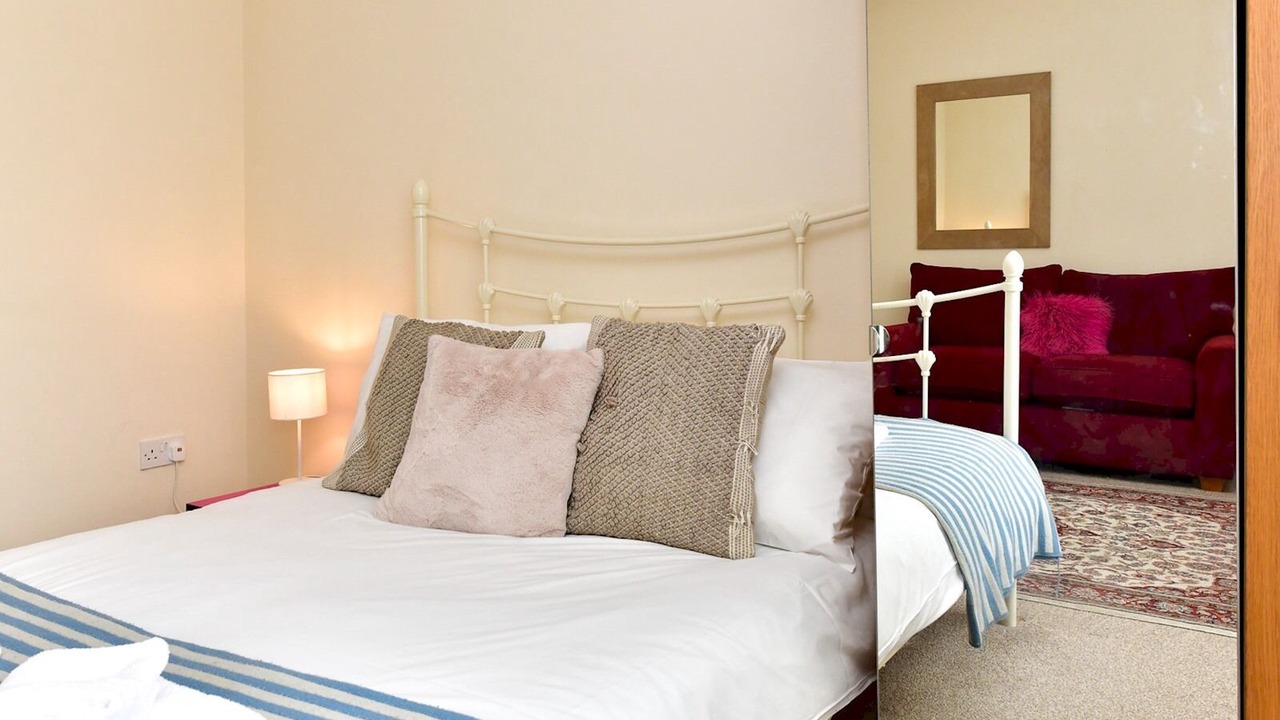 Photo of Bedroom in Barry
