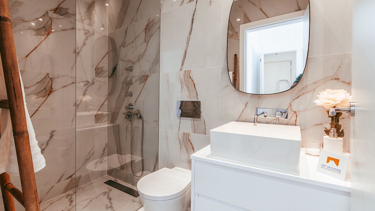 Photo of Bathroom in Alges