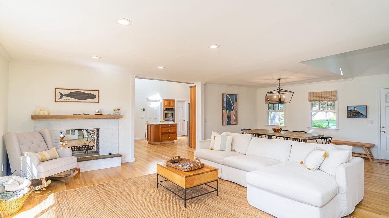 Photo of Livingroom in Southold