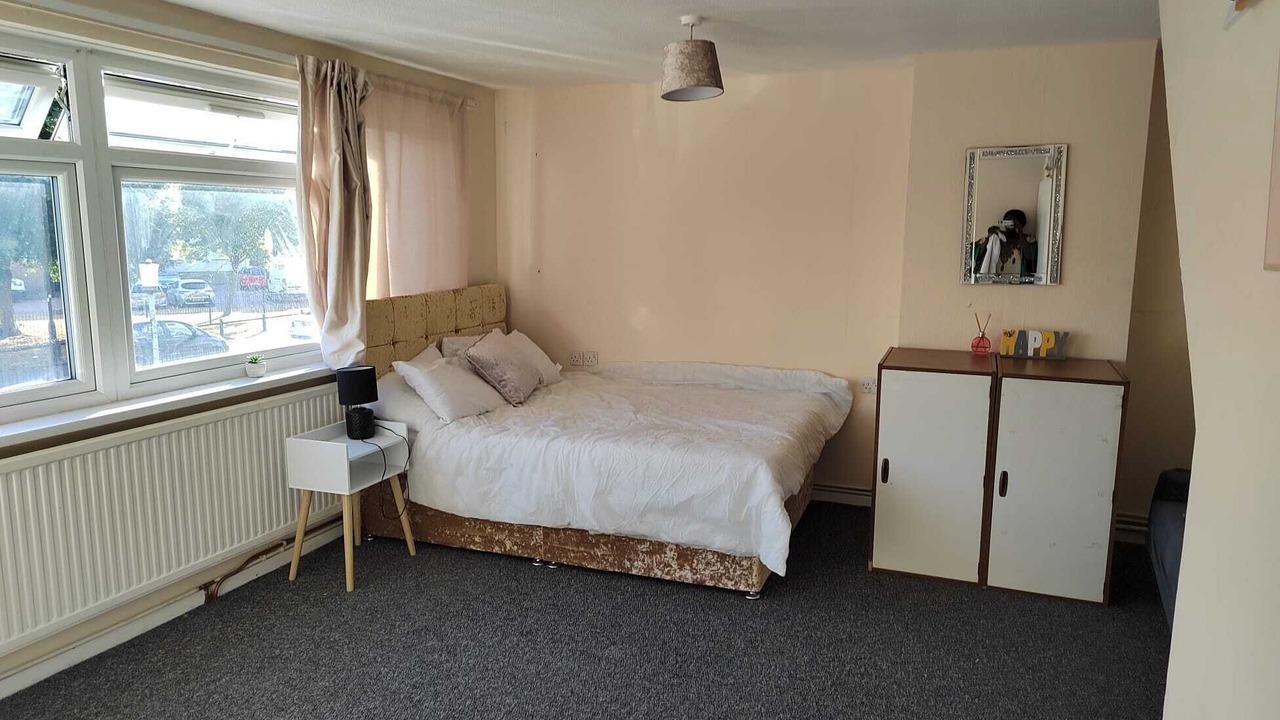 Photo of Bedroom in Southall Green