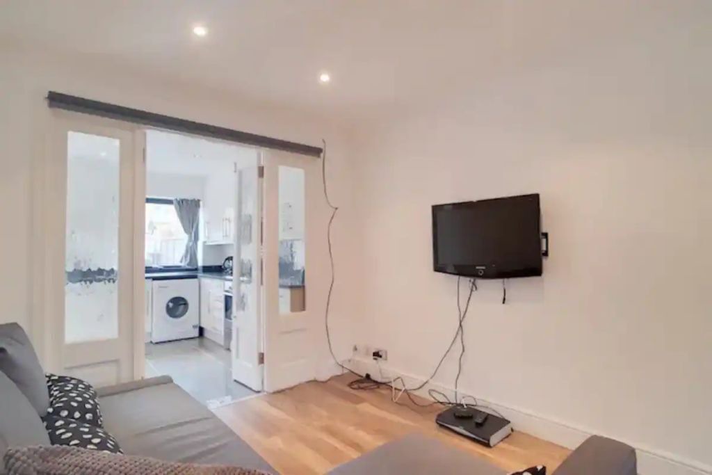 Photo of Livingroom in Island Gardens