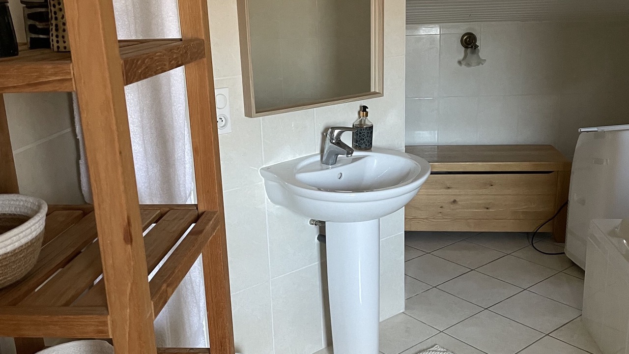 Photo of Bathroom in Entrecasteaux