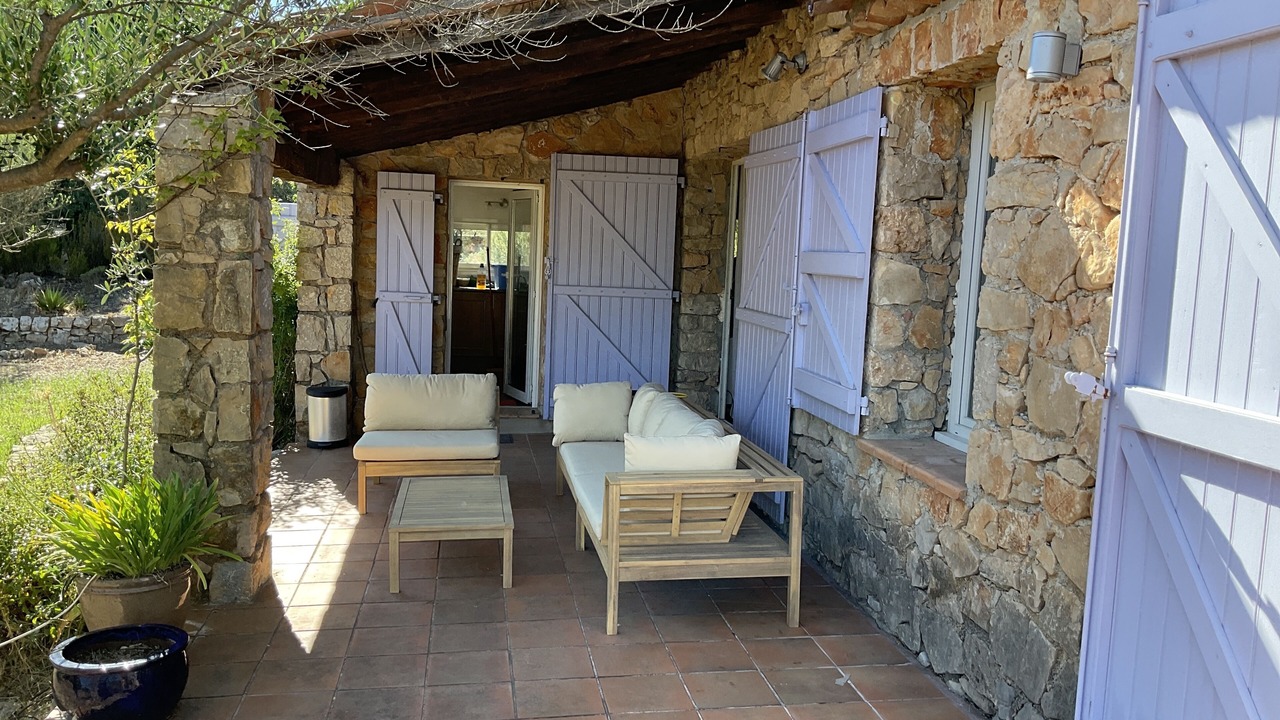 Photo of Patio Balcony in Entrecasteaux