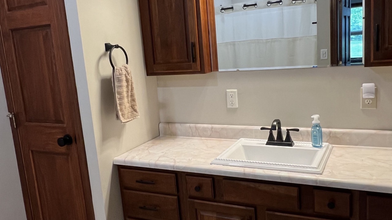 Photo of Bathroom in Nelsonville