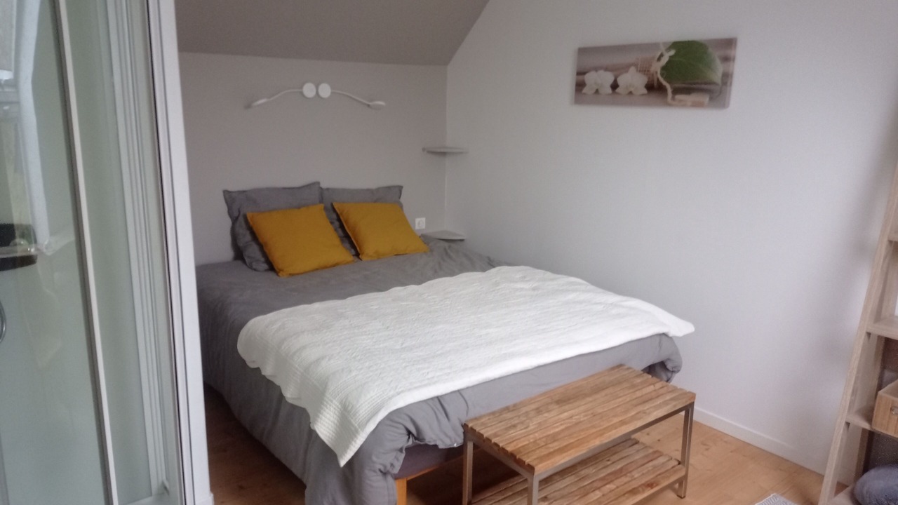 Photo of Bedroom in Pleyben