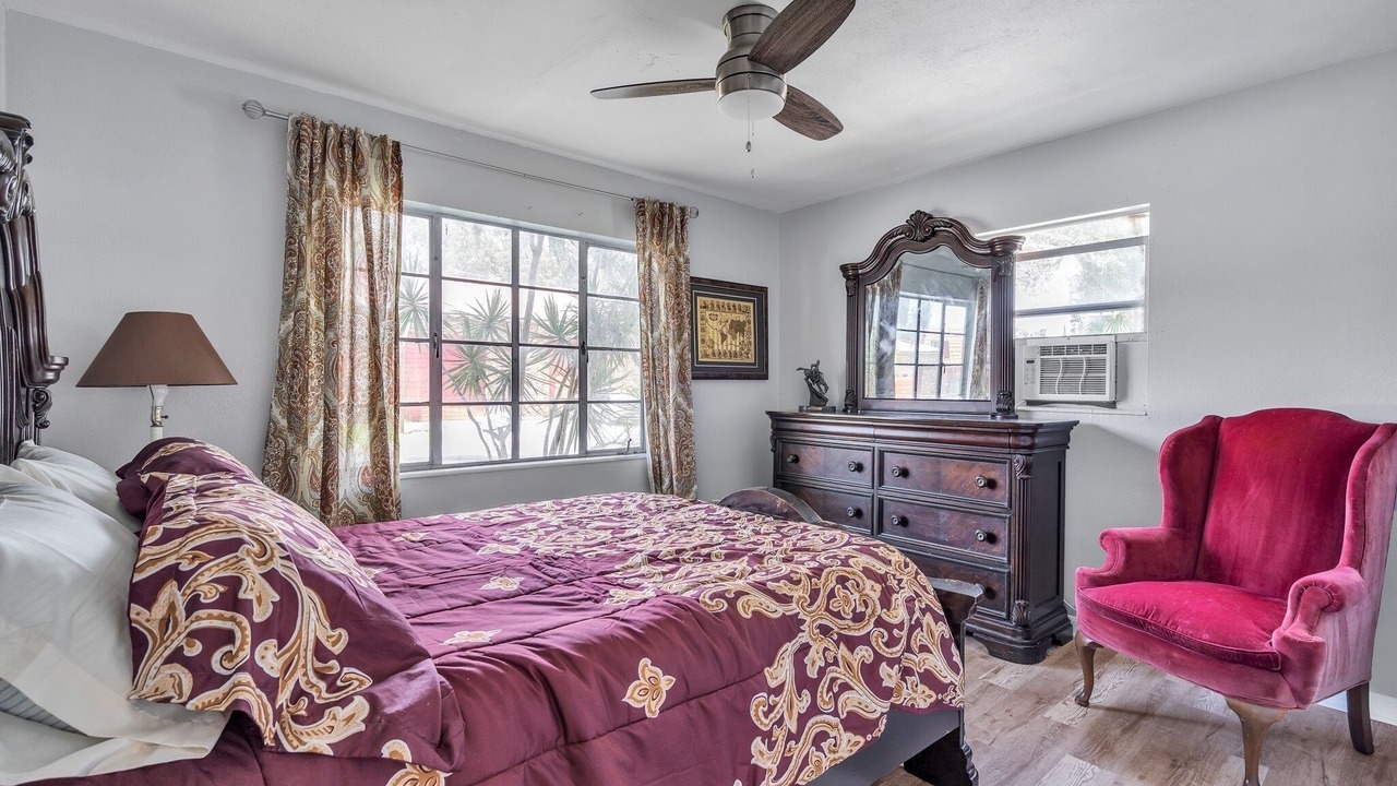 Photo of Bedroom in Gillespie Park
