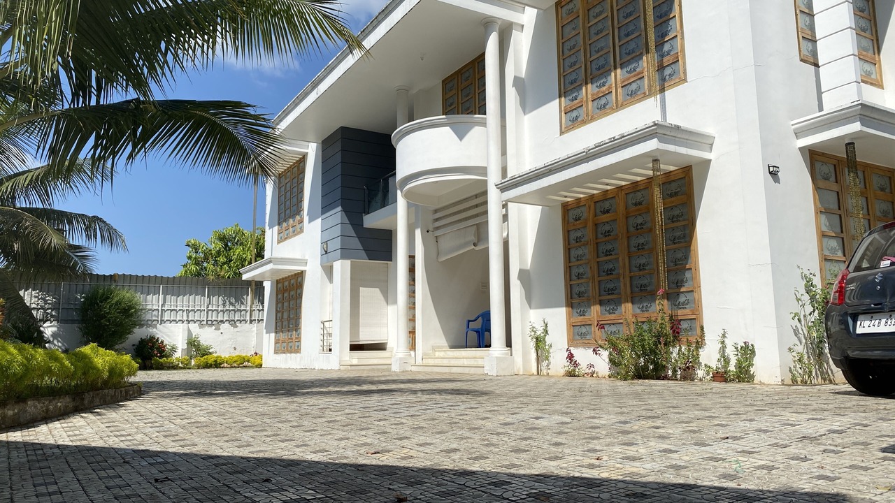 Photo of Outdoor in Perinad