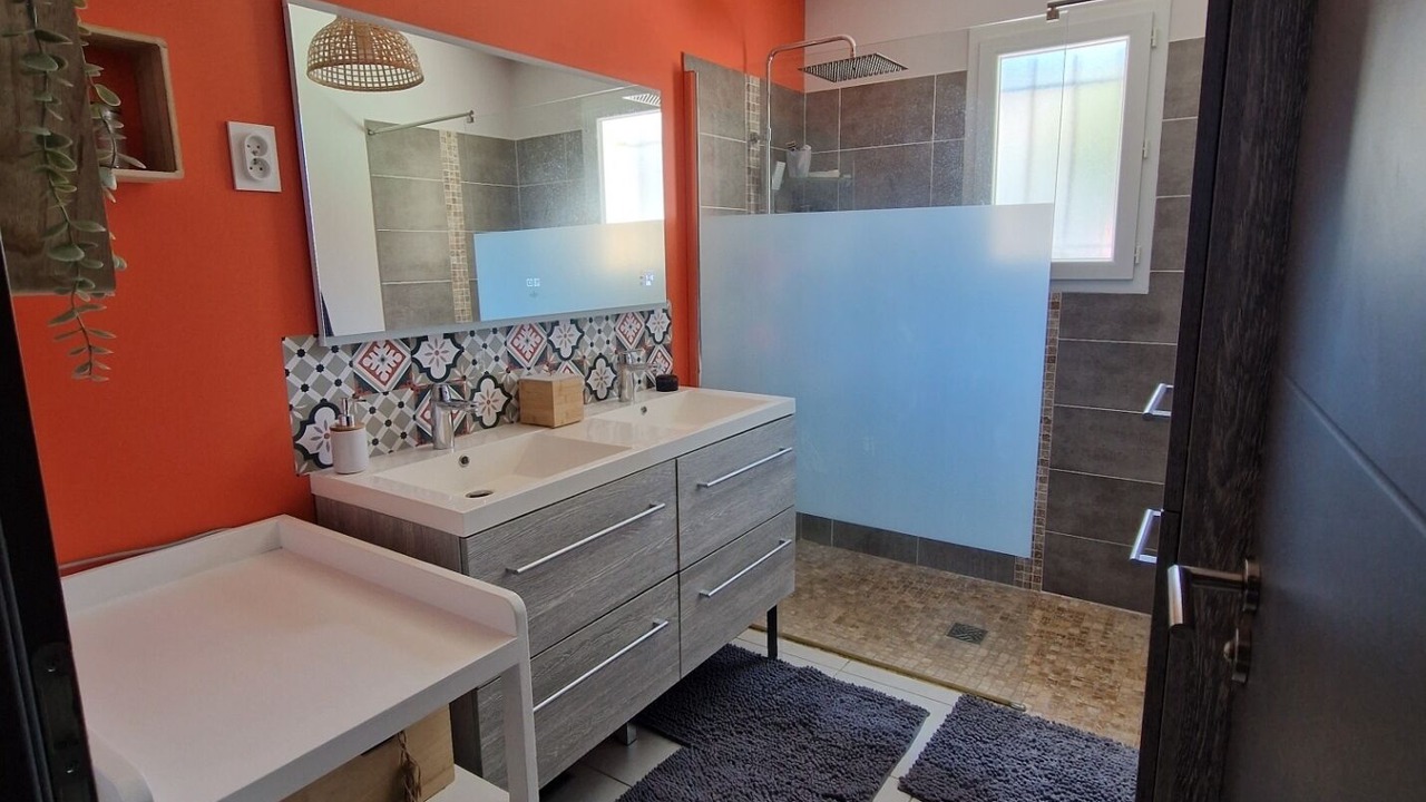 Photo of Bathroom in Caumont-sur-Durance
