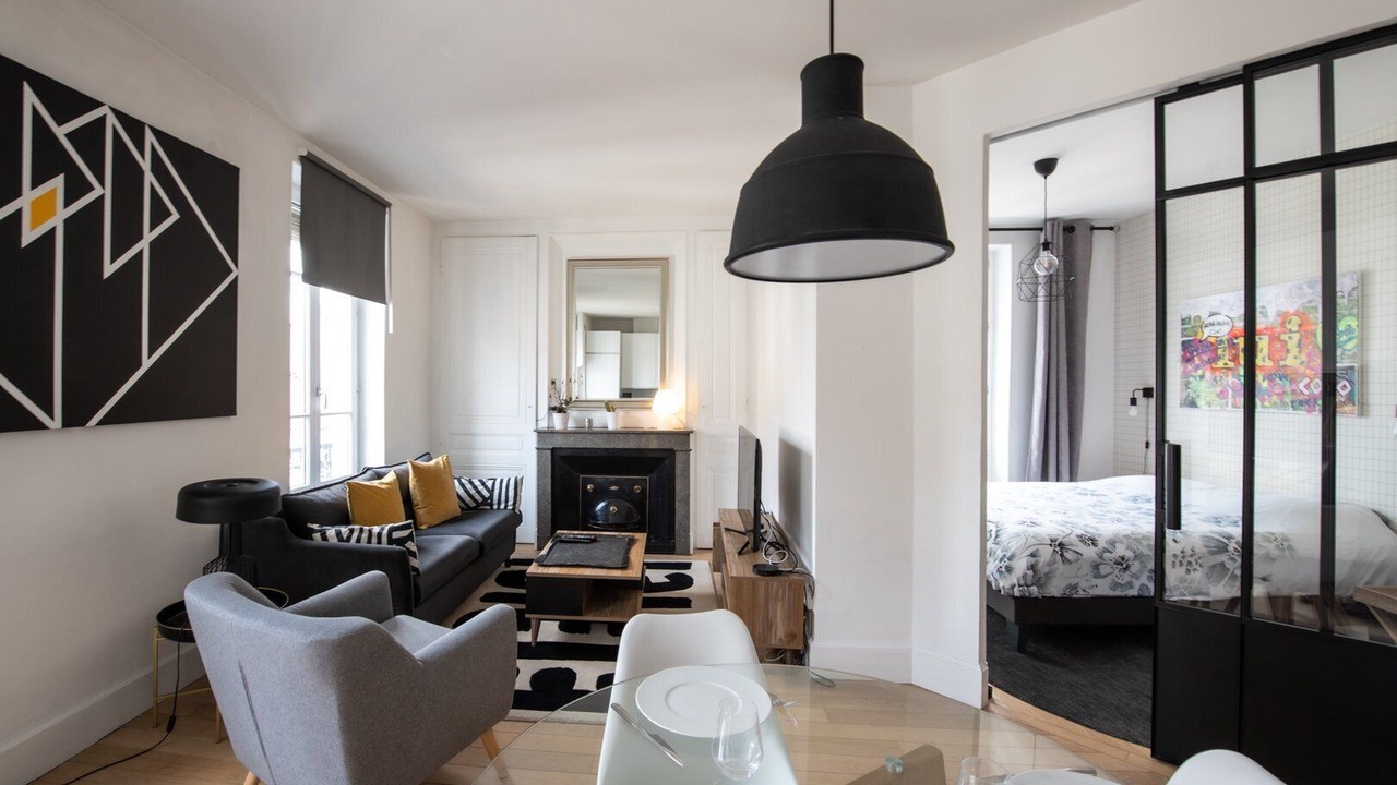 Photo of Bedroom in Jules Ferry - Recamier