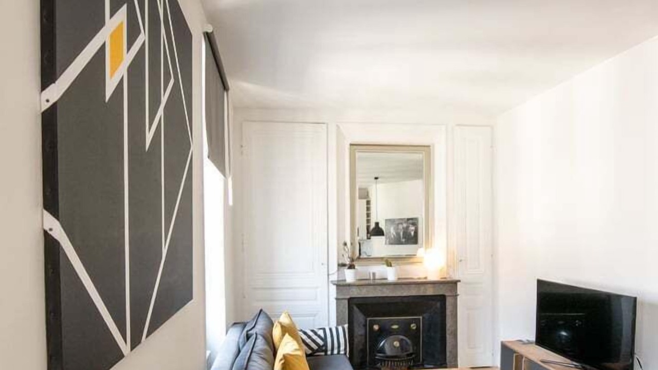 Photo of Livingroom in Jules Ferry - Recamier