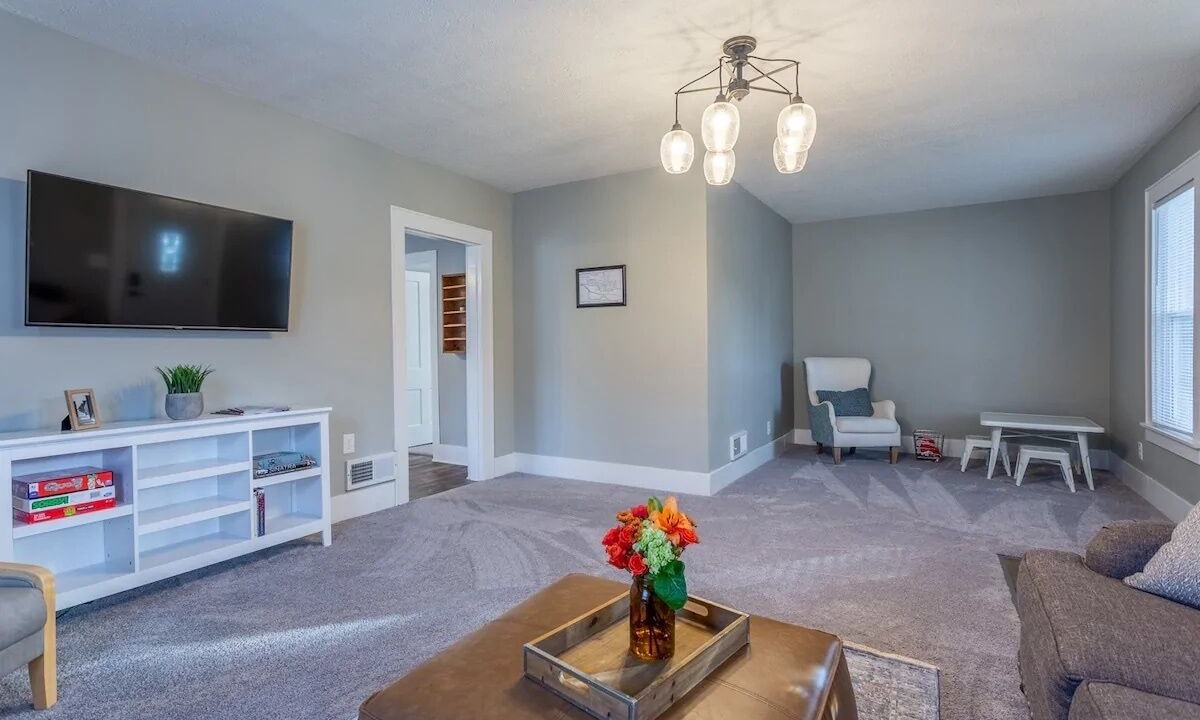 Photo of Livingroom in Logan