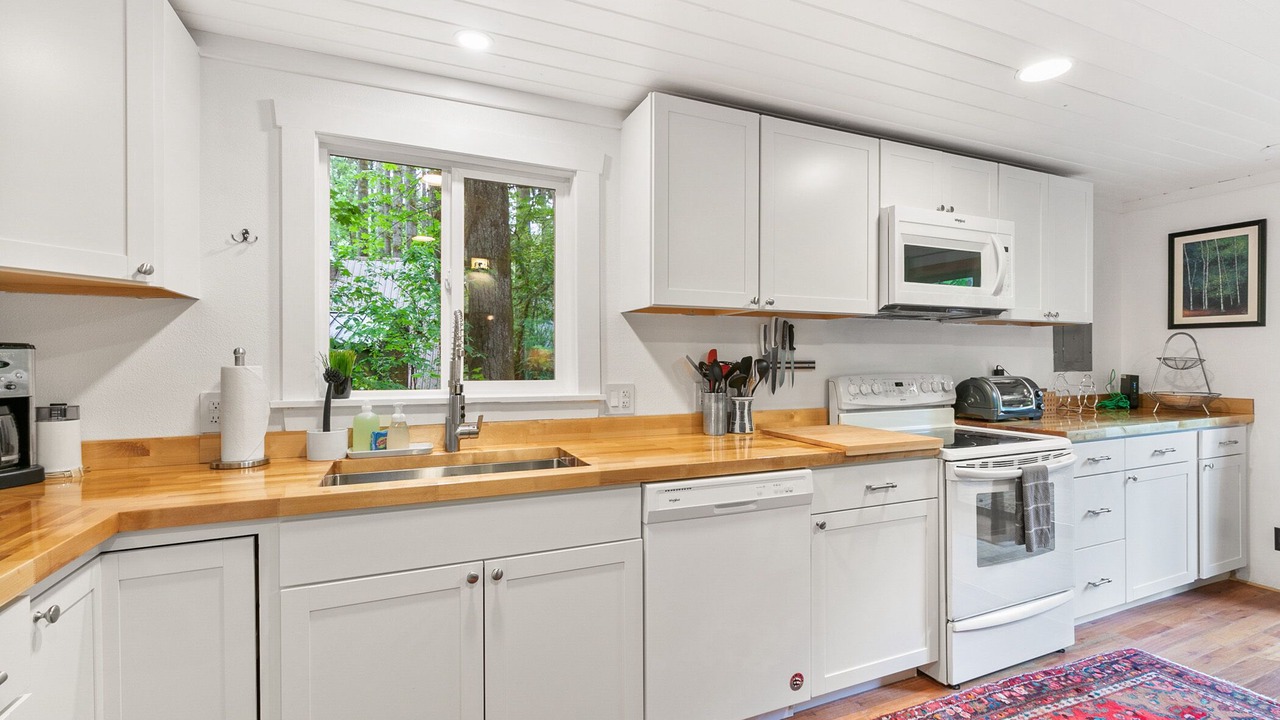 Photo of Kitchen in Skykomish