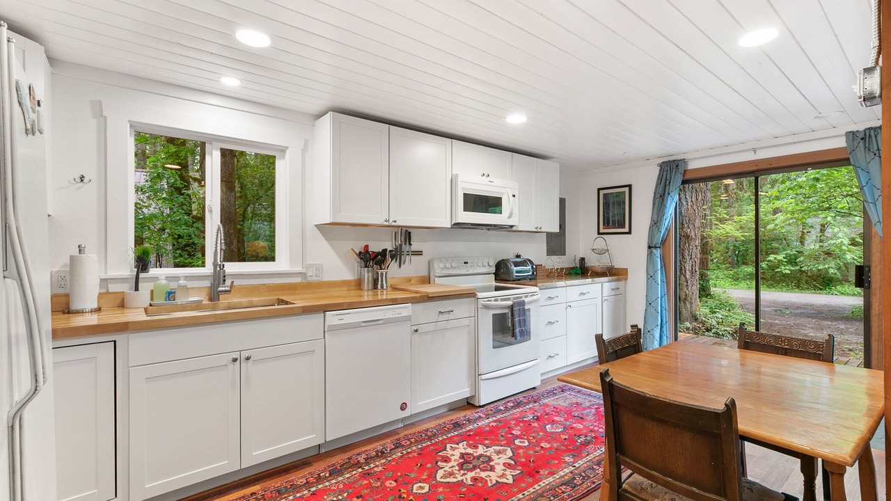 Photo of Kitchen in Skykomish