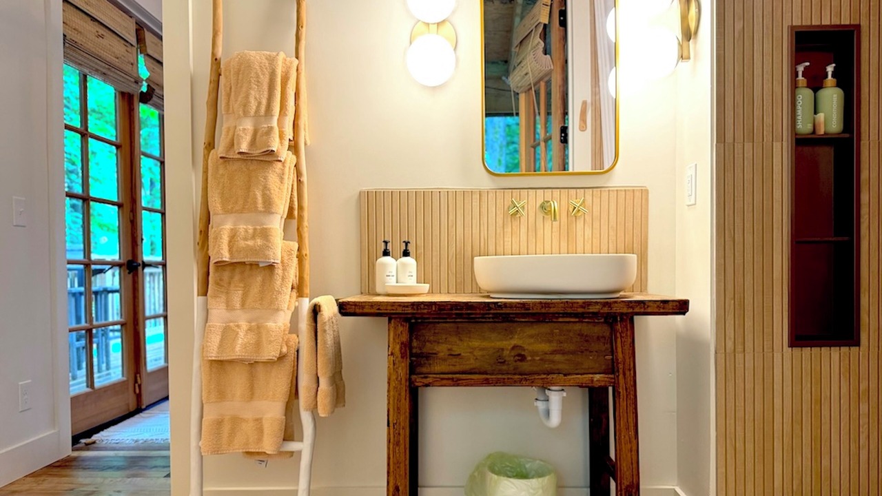 Photo of Bathroom in Laurelville