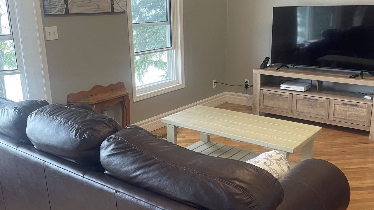 Photo of Livingroom in Scugog