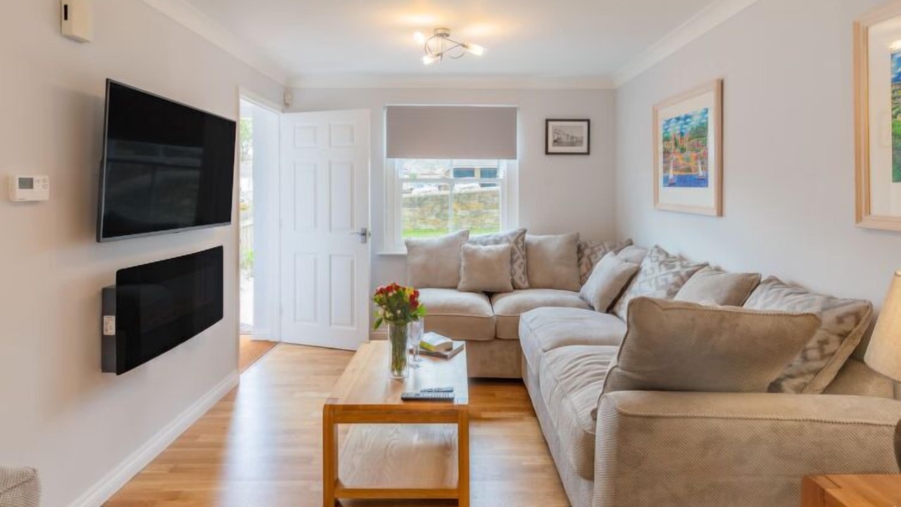 Photo of Livingroom in Charlestown