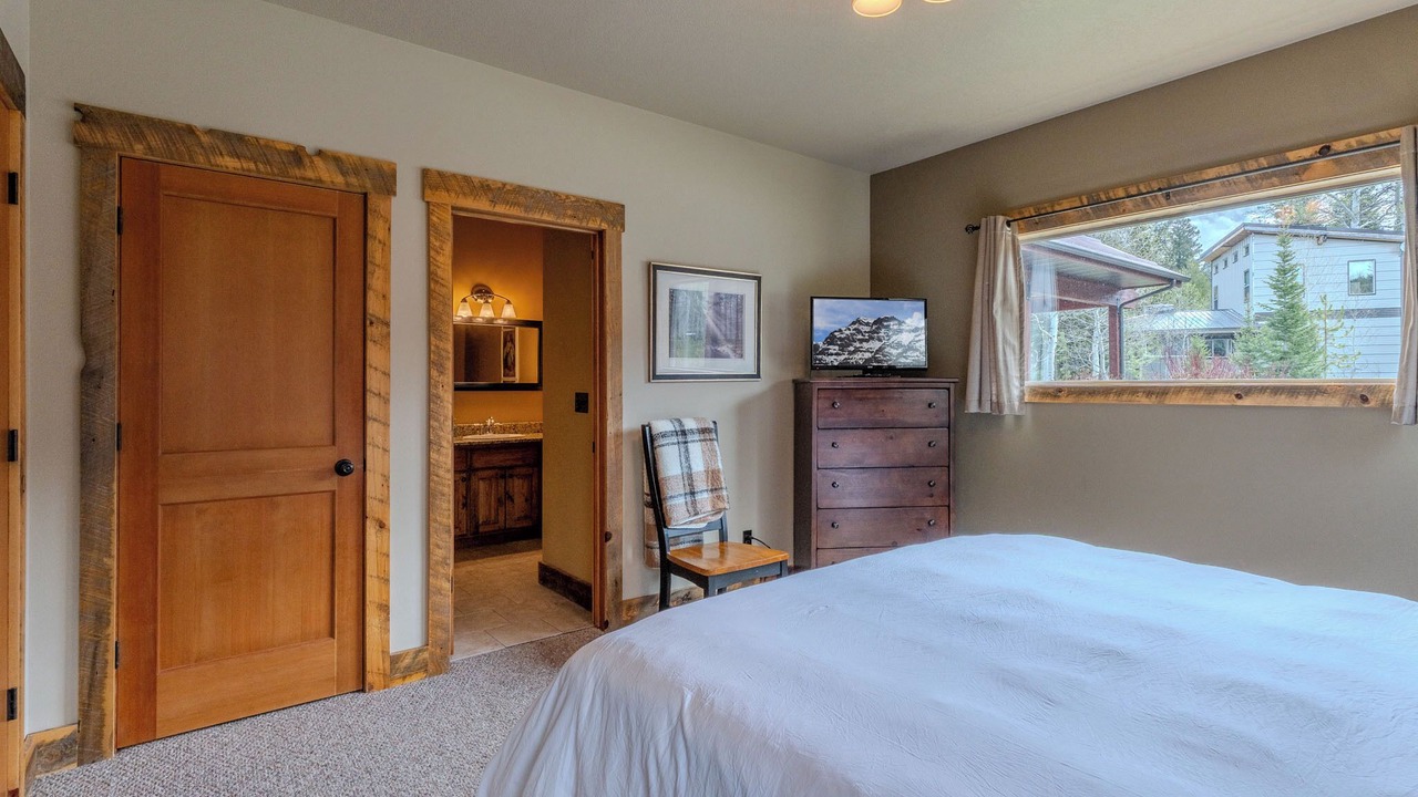 Photo of Bedroom in Lazy Acres