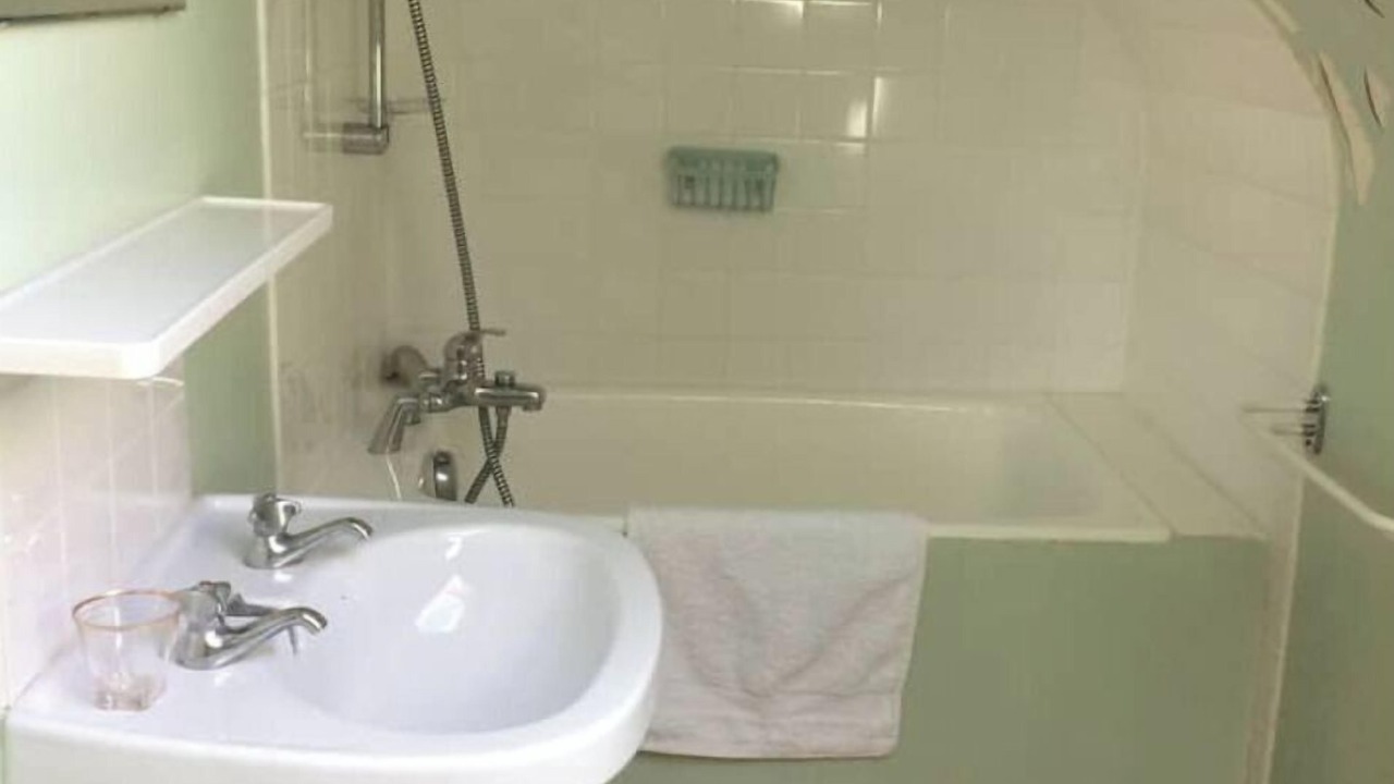 Photo of Bathroom in Bard-le-Regulier