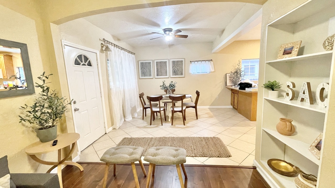 Photo of Livingroom in Southeastern Sacramento