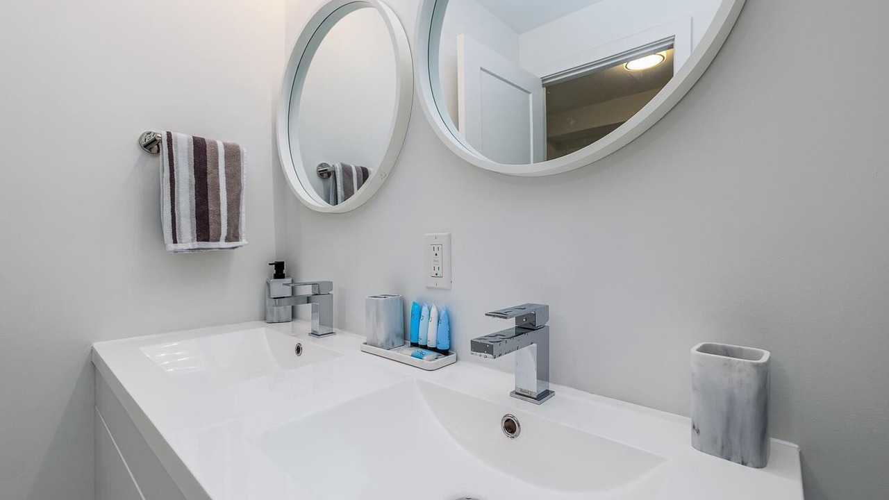 Photo of Bathroom in Niagara Falls