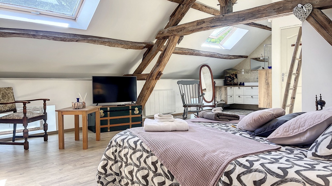 Photo of Bedroom in Sully