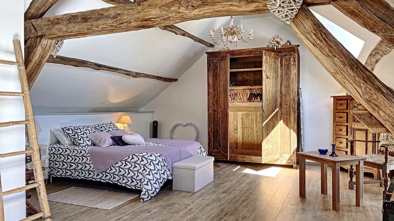 Photo of Bedroom in Sully