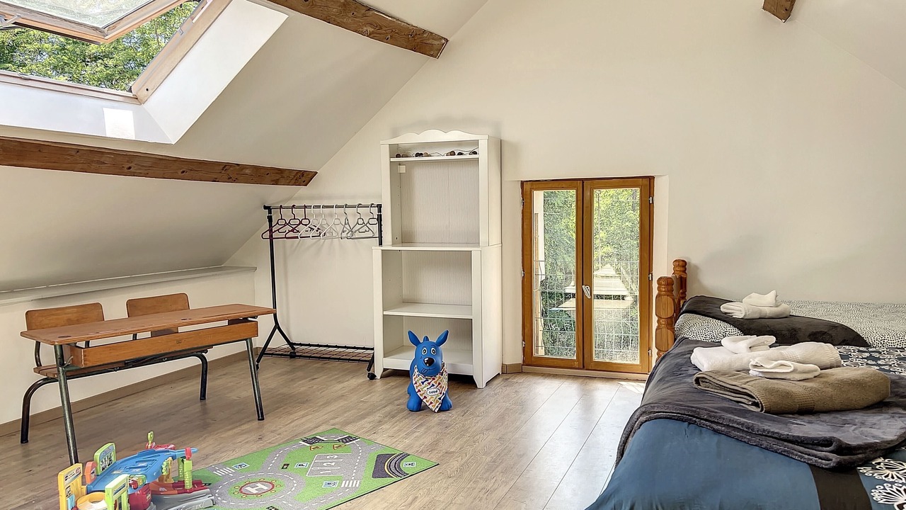 Photo of Bedroom in Sully