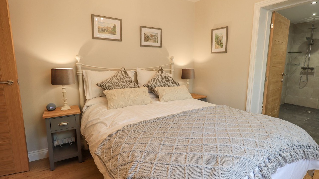 Photo of Bedroom in Lakeside