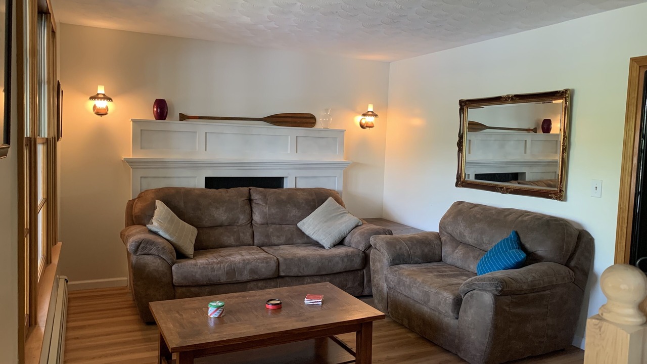 Photo of Livingroom in Killingworth