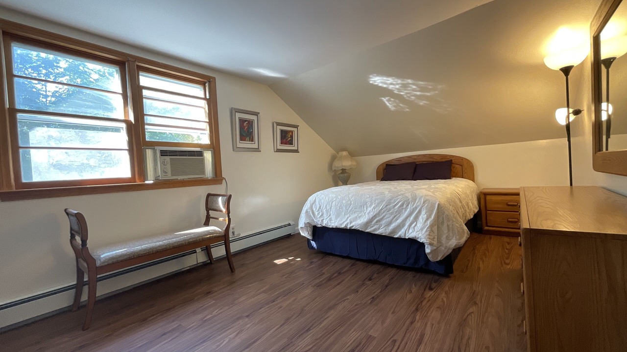 Photo of Bedroom in Killingworth