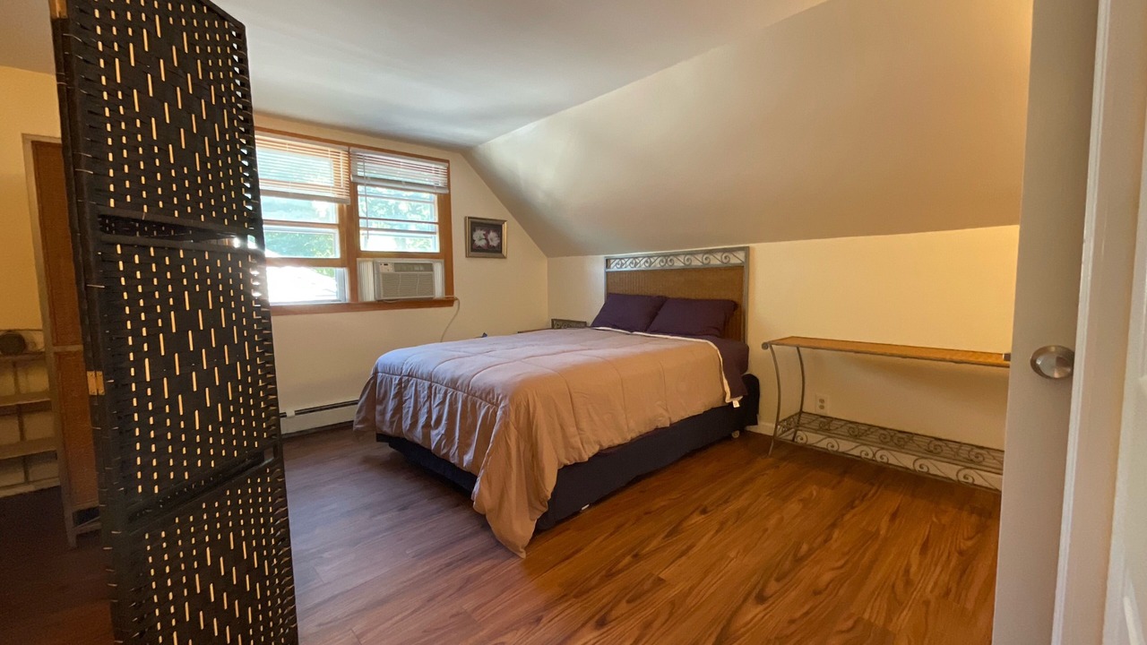 Photo of Bedroom in Killingworth