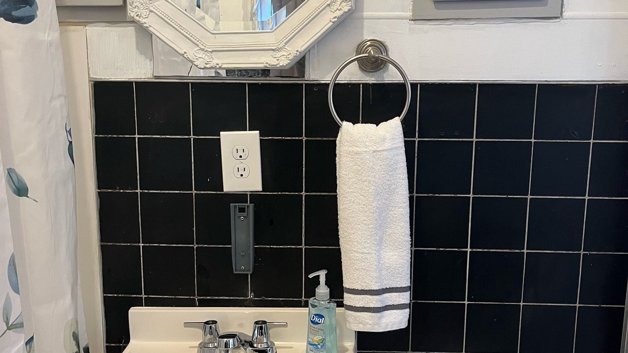 Photo of Bathroom in Flint