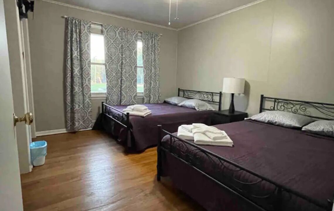 Photo of Bedroom in Westside Connection