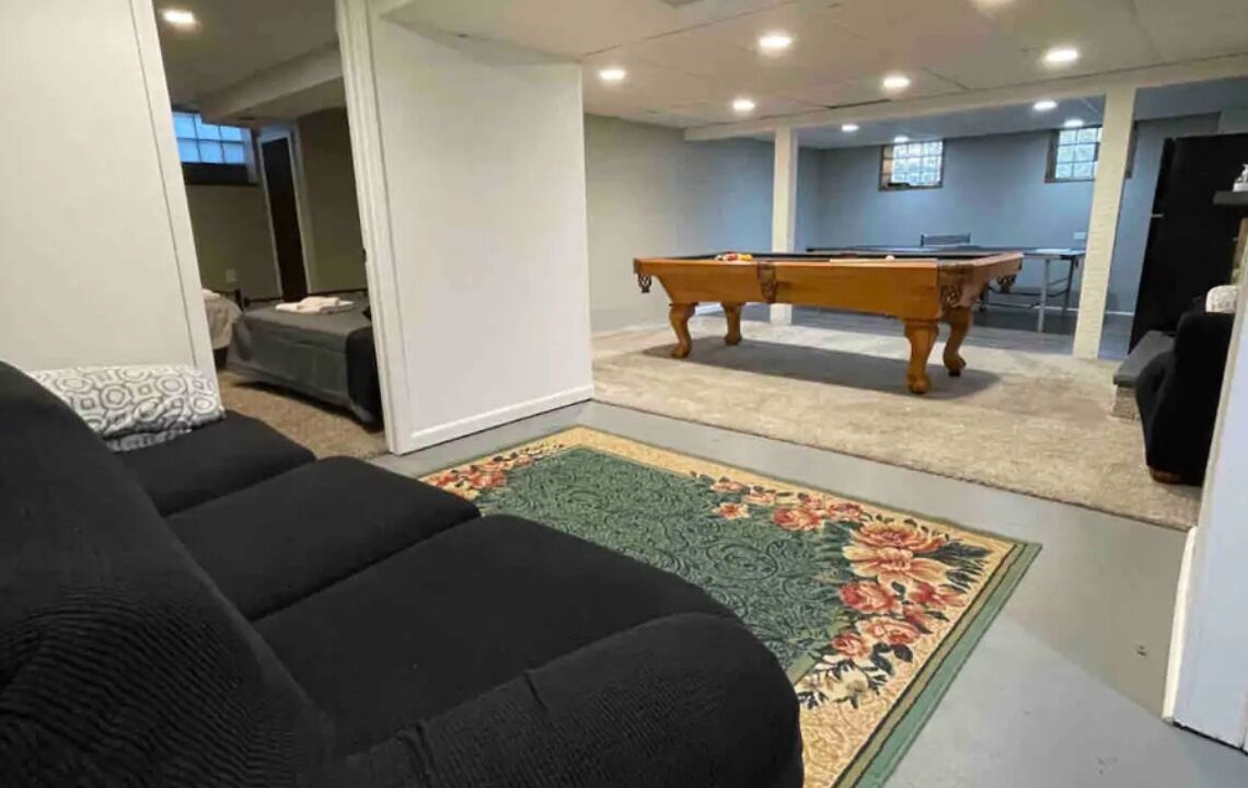 Photo of Bedroom in Westside Connection
