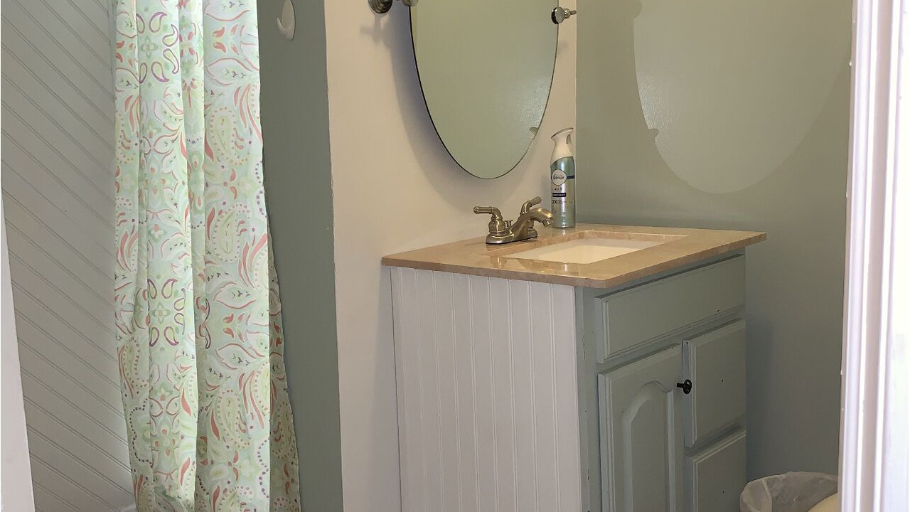 Photo of Bathroom in Westside Connection