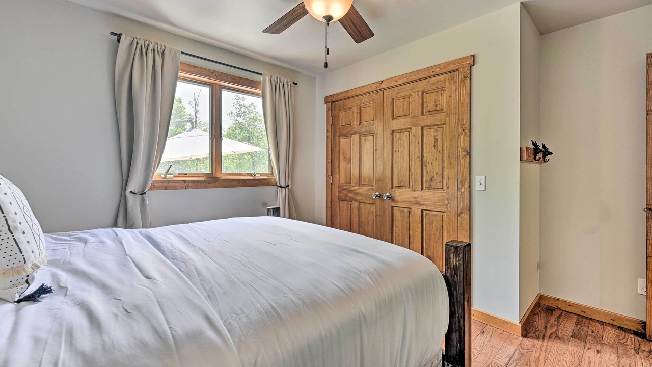 Photo of Bedroom in Nekoosa