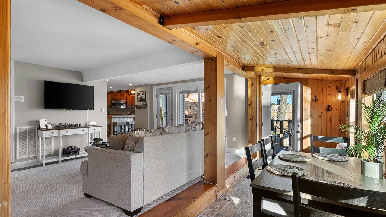 Photo of Livingroom in Okauchee