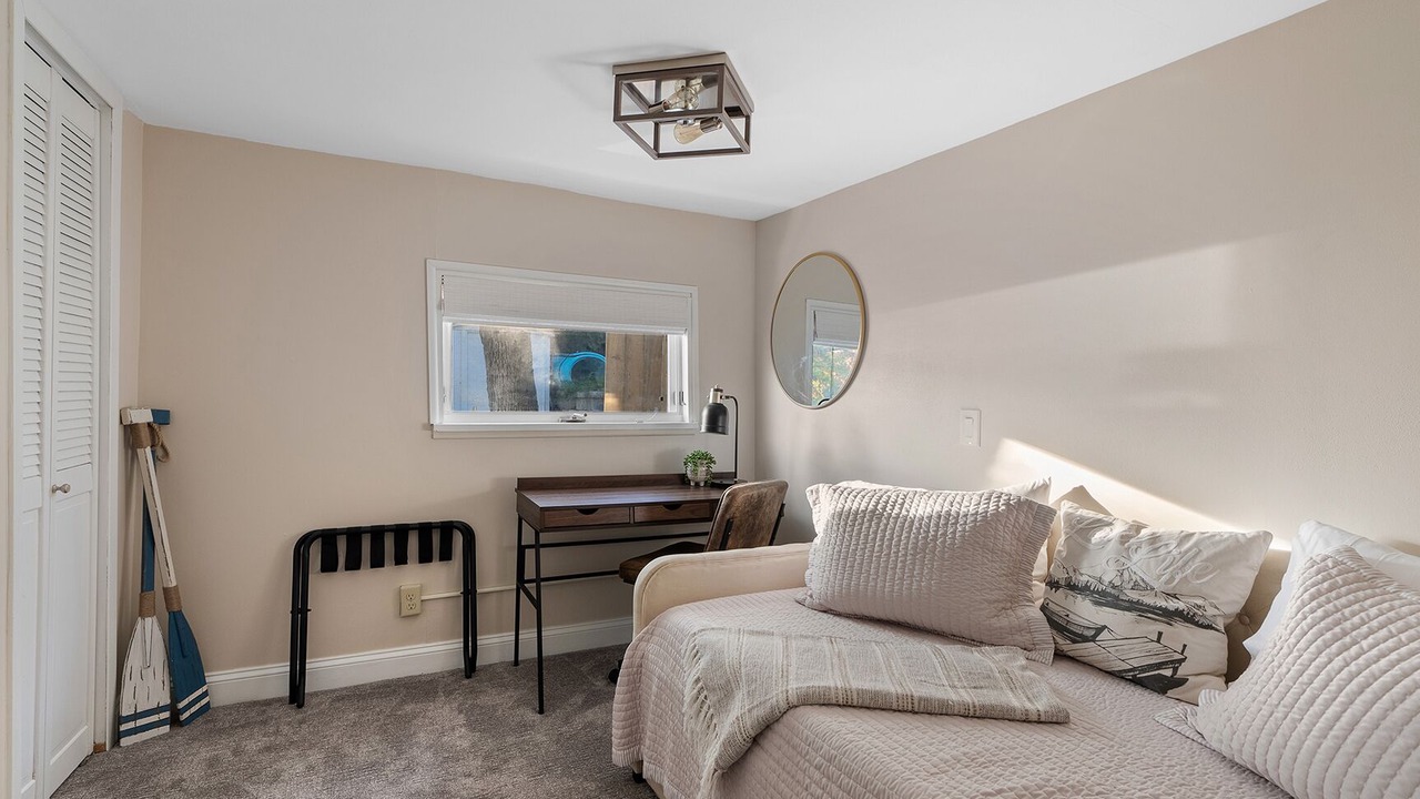Photo of Bedroom in Okauchee