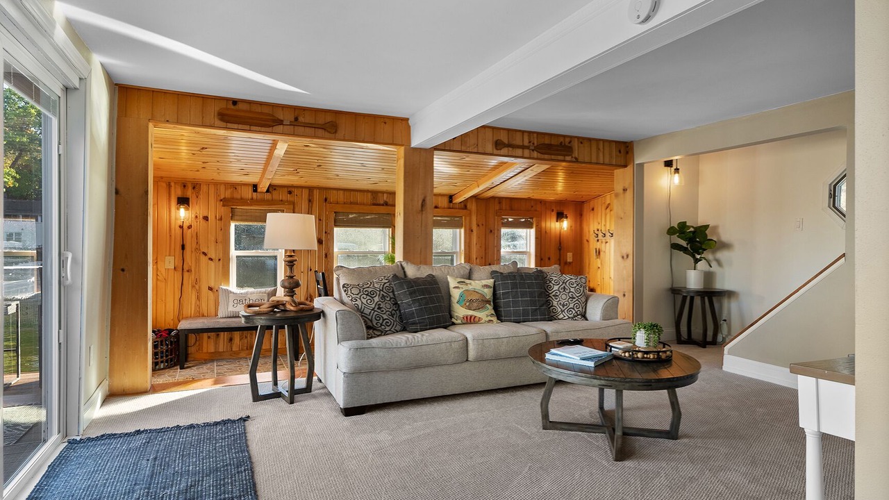 Photo of Livingroom in Okauchee