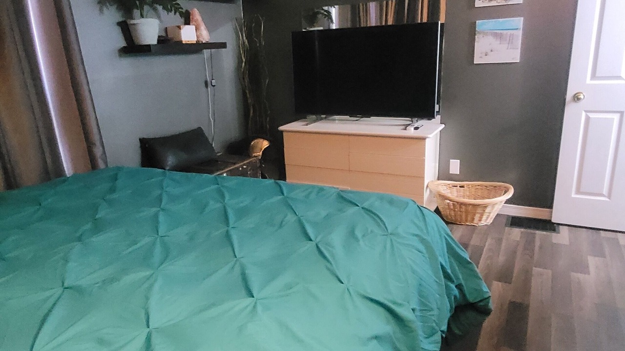 Photo of Bedroom in Aylmer