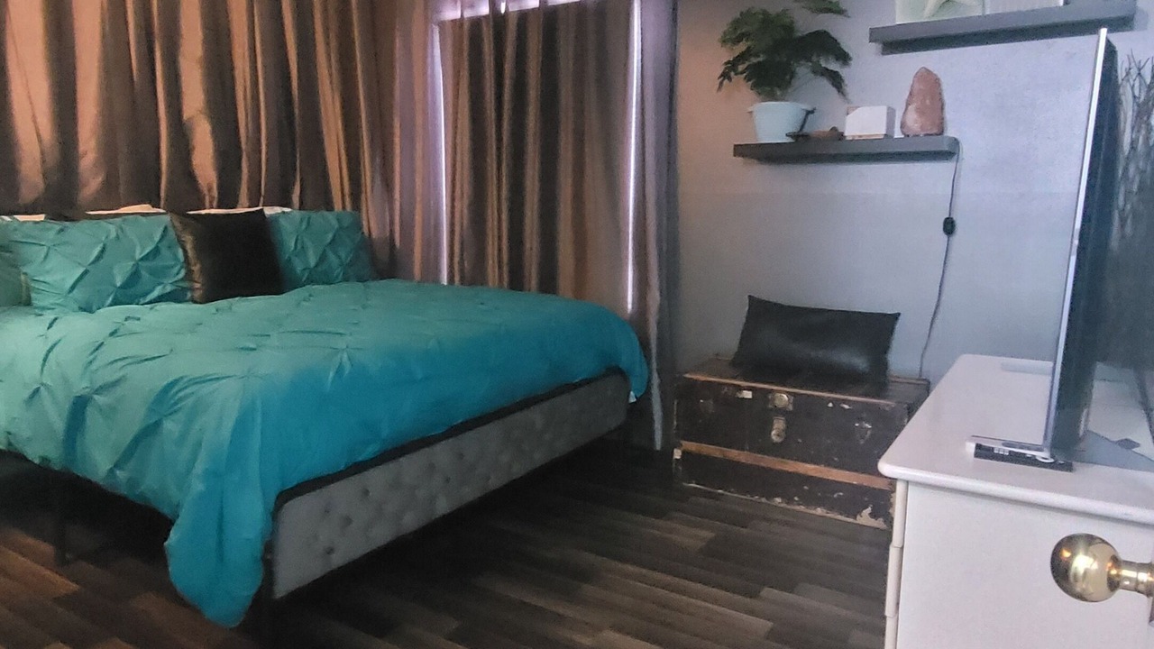 Photo of Bedroom in Aylmer