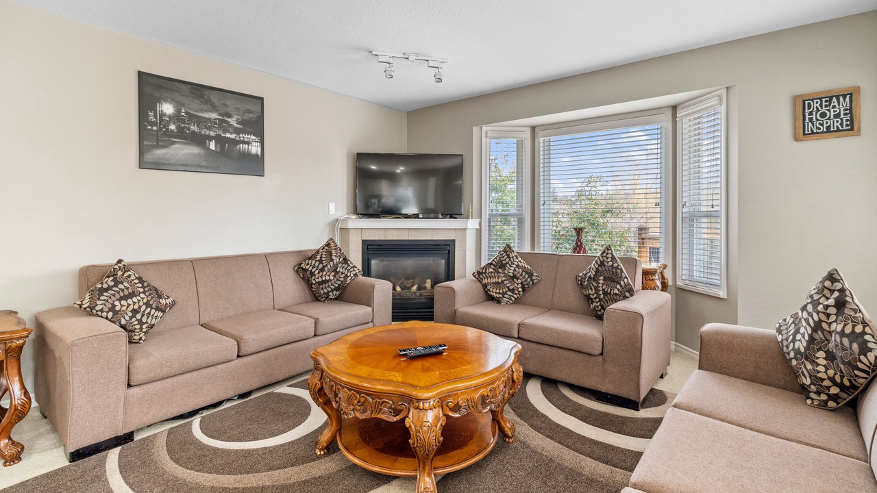 Photo of Livingroom in Langley