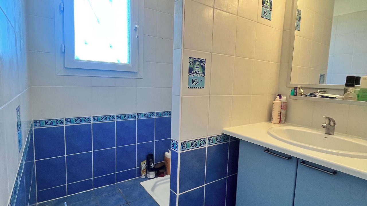 Photo of Bathroom in Lignan-de-Bordeaux