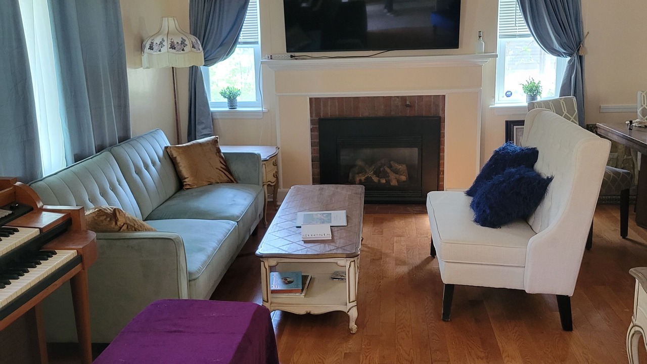 Photo of Livingroom in Brookfield