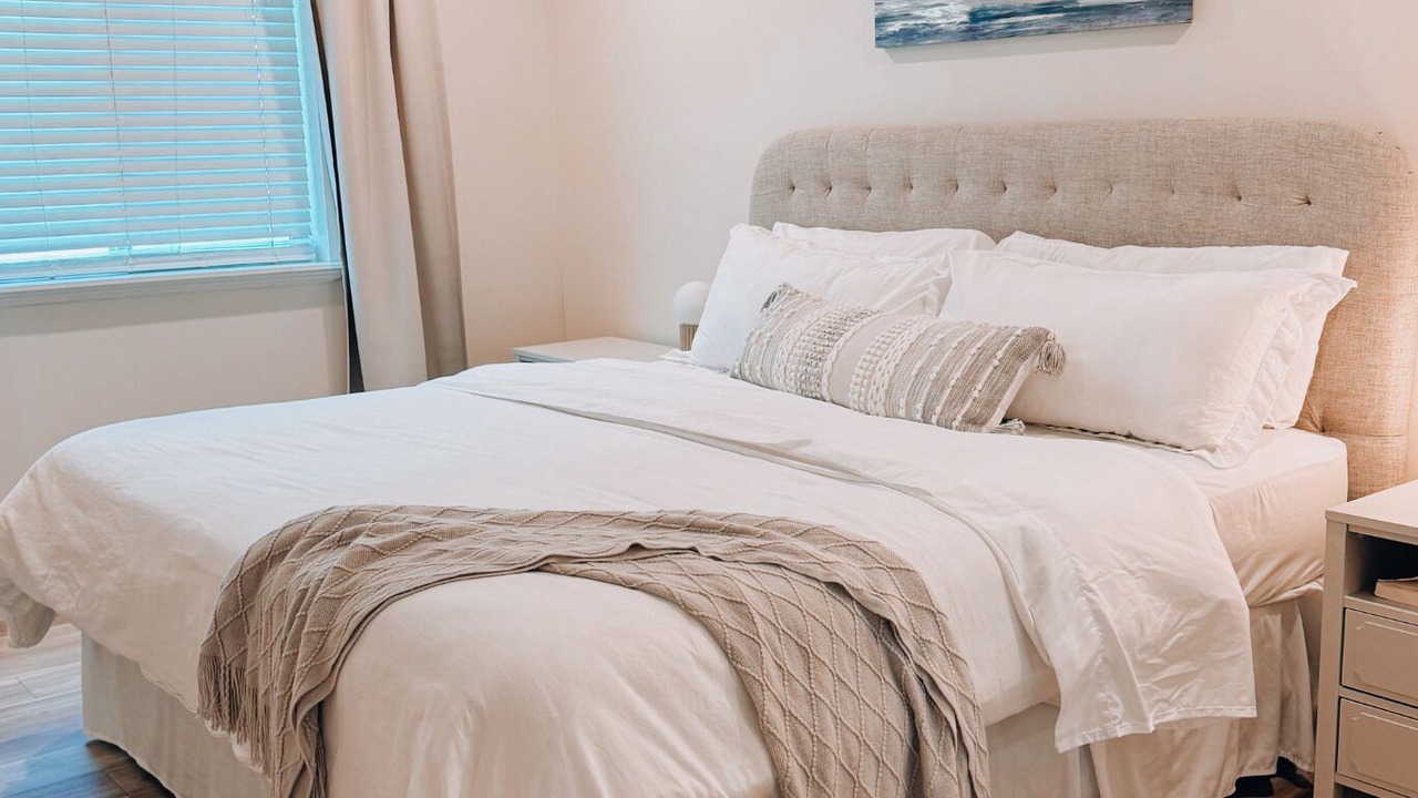 Photo of Bedroom in The Maples