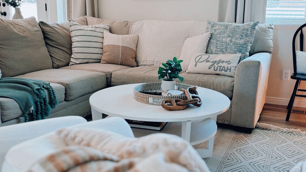 Photo of Livingroom in The Maples