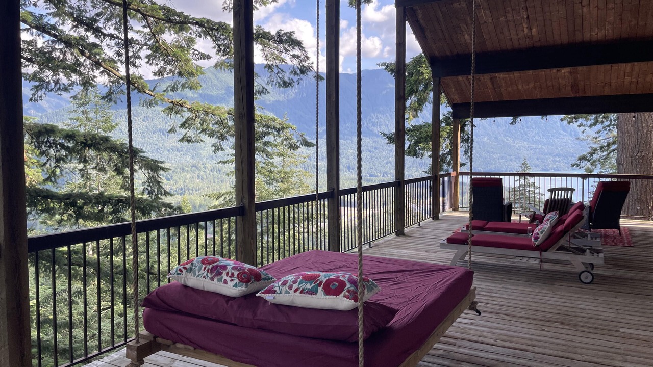 Photo of Patio Balcony in Cultus Lake