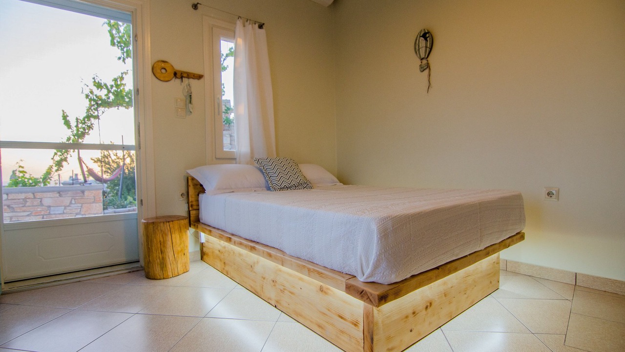 Photo of Bedroom in Ios Town